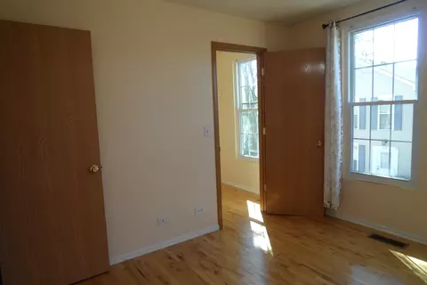 Bedroom - 916 Symphony Dr, Aurora, IL 60505 photo 2 of 5