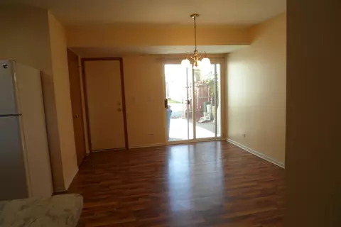 Dining - 916 Symphony Dr, Aurora, IL 60505 photo 1 of 1