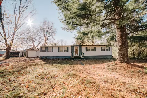 100 W Dewey St, Woodland, IL 60974