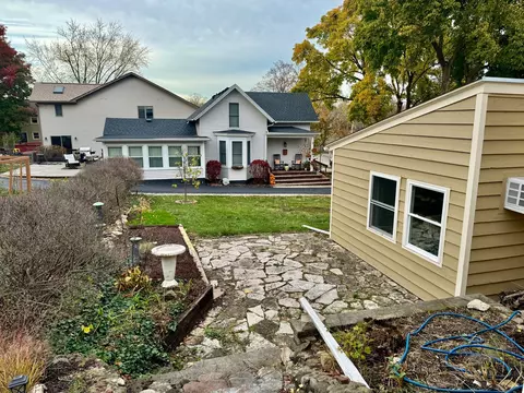 Exterior - 302 Washington St, West Dundee, IL 60118 photo 4 of 5