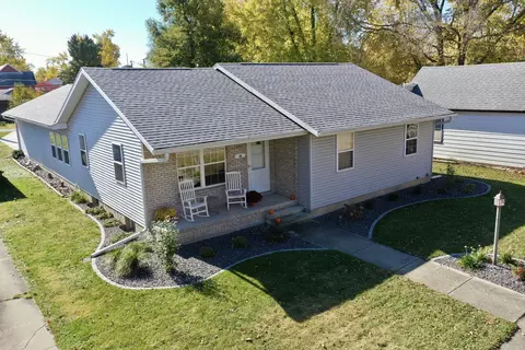 409 E Maple St, Fairbury, IL 61739