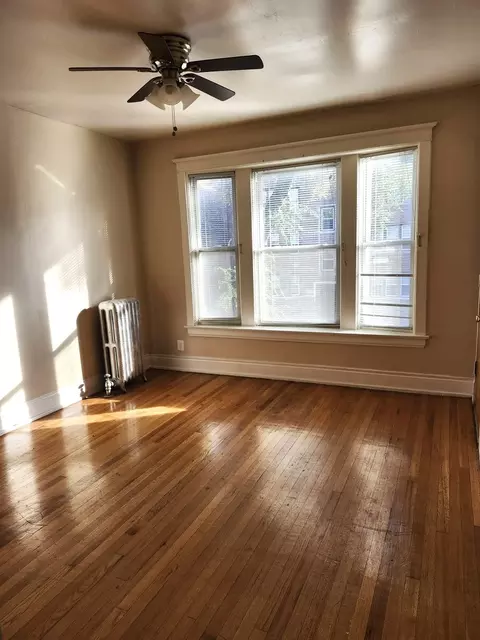 216 E 68th St, Chicago, IL 60637 photo 3