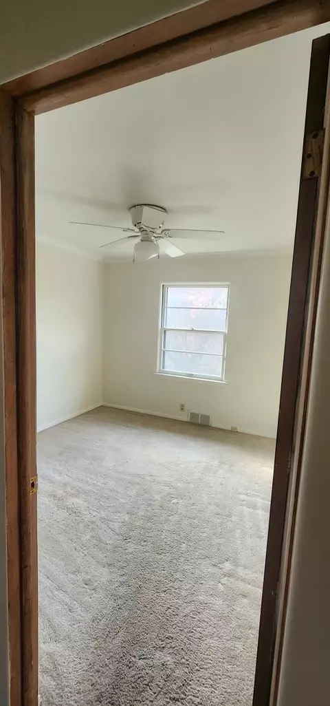 2002 Walnut St, Peru, IL 61354 photo 9