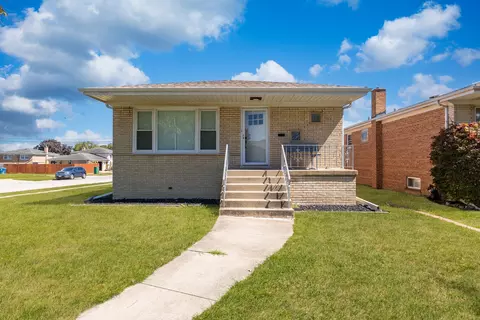 635 Manistee Ave, Calumet City, IL 60409