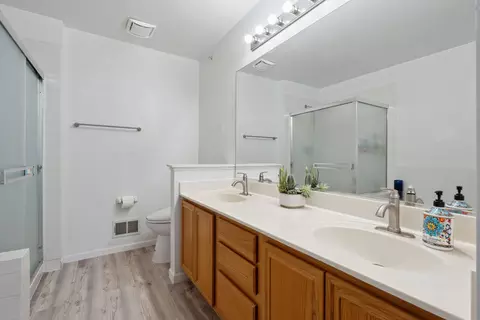 Bath - 420 Alexia Ct, Wheeling, IL 60090 photo 1 of 2