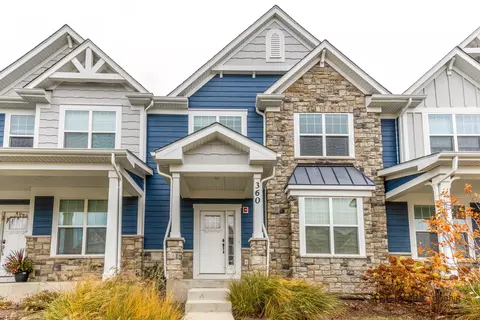 360 Hoffmann Dr, Buffalo Grove, IL 60089