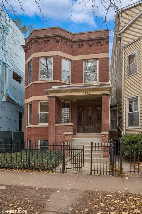 1447 W Roscoe St, Chicago, IL 60657