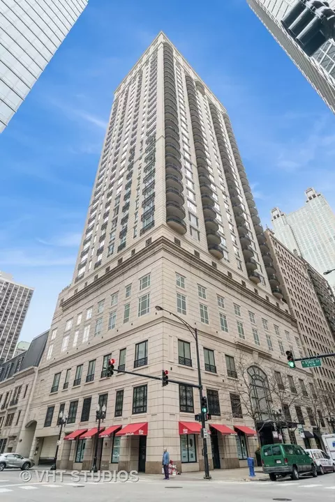 10 E Delaware St #11C, Chicago, IL 60611