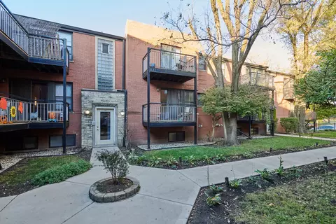 7330 N Winchester Ave #2W, Chicago, IL 60626