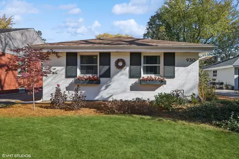 930 Hunter Rd, Wilmette, IL 60091