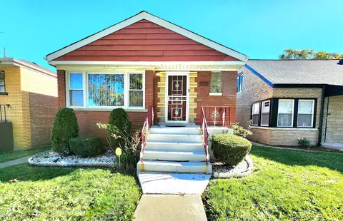 9605 S Woodlawn Ave, Chicago, IL 60628