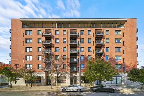 974 W 35th Pl #310, Chicago, IL 60609