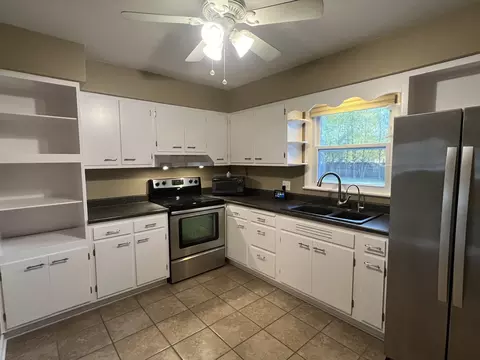 Kitchen - 405 E South St, Durand, IL 61024 photo 2 of 2