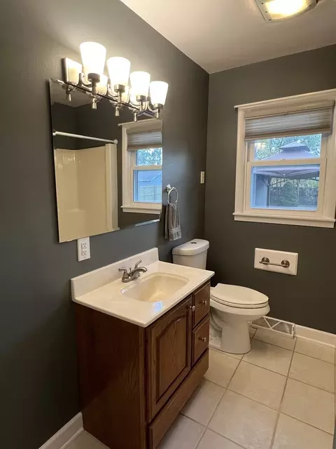 Bath - 405 E South St, Durand, IL 61024 photo 1 of 2