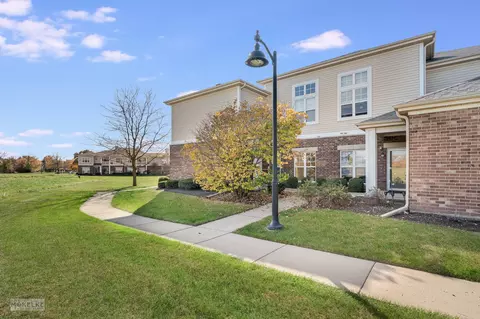628 Pineridge Dr N #628, Oswego, IL 60543