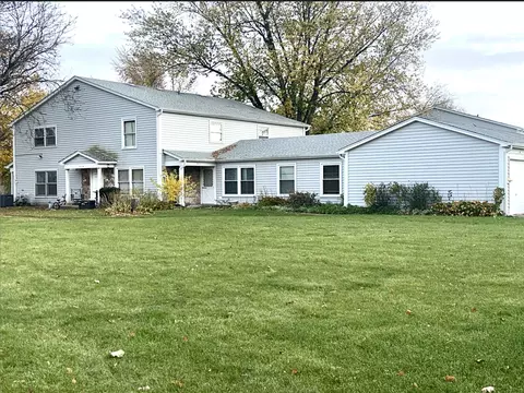 1311 N Glen Cir #E, Aurora, IL 60506
