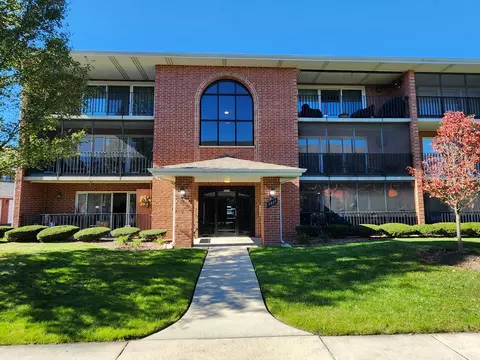 5035 Circle Dr #112, Crestwood, IL 60418