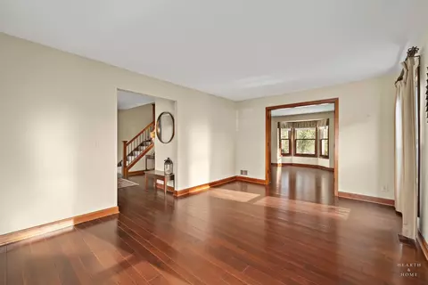 Living - 3 Chestnut Ct, Cary, IL 60013 photo 4 of 4