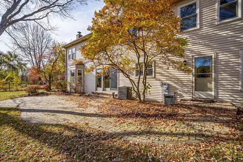 Exterior - 3 Chestnut Ct, Cary, IL 60013 photo 2 of 3