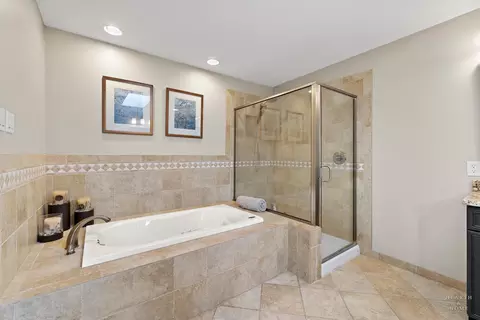 Bath - 3 Chestnut Ct, Cary, IL 60013 photo 2 of 4