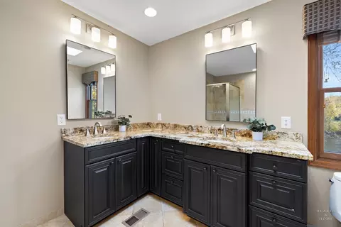 Bath - 3 Chestnut Ct, Cary, IL 60013 photo 3 of 4
