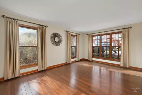 Living - 3 Chestnut Ct, Cary, IL 60013 photo 3 of 4