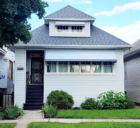 2233 S Harvey Ave, Berwyn, IL 60402