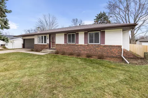 5461 Pebble Creek Trl, Loves Park, IL 61111