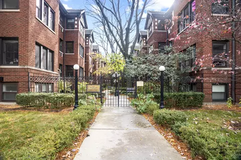 821 Lake St #2N, Oak Park, IL 60301