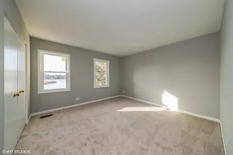 990 Cobblers Crossing Xing, Elgin, IL 60120 photo 14