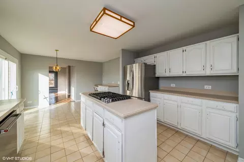 990 Cobblers Crossing Xing, Elgin, IL 60120 photo 9