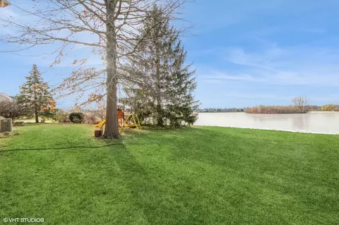 990 Cobblers Crossing Xing, Elgin, IL 60120 photo 27