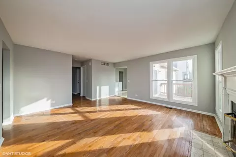 990 Cobblers Crossing Xing, Elgin, IL 60120 photo 6