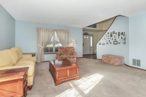 703 Malcolm Ln, West Dundee, IL 60118 photo 3