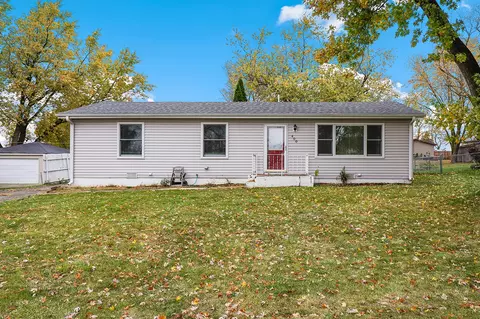 400 Sherwood Dr, Aurora, IL 60505