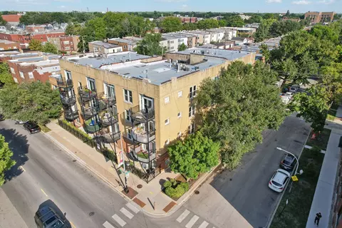 3100 W Addison St #2D, Chicago, IL 60618