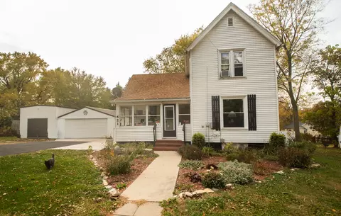 621 Carroll Ave, Dixon, IL 61021