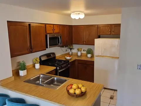 Kitchen - 2616 Smith St, Rolling Meadows, IL 60008 photo 1 of 2