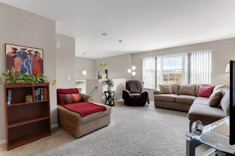 681 River Mill Pkwy, Wheeling, IL 60090 photo 3