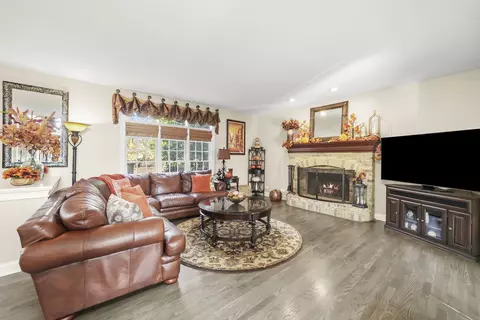 26232 Oak Crest Ln, Plainfield, IL 60585 photo 9