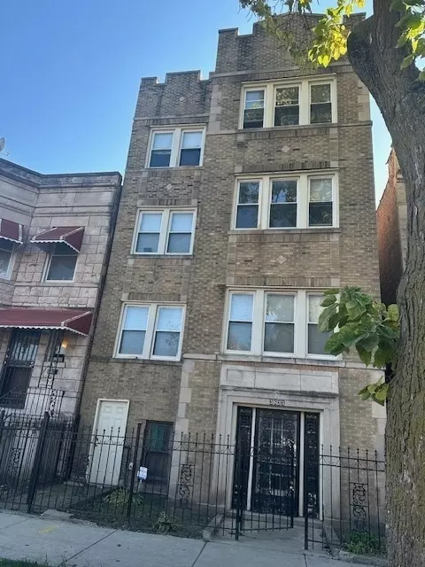 3623 W Flournoy St, Chicago, IL 60624