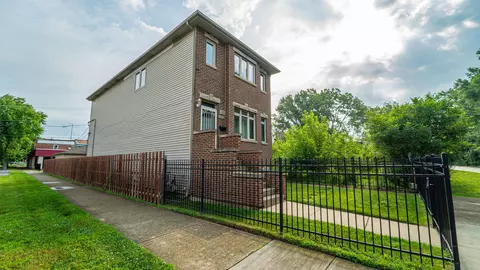 2878 E 94th St, Chicago, IL 60617 photo 3