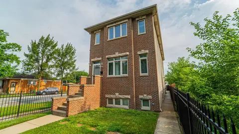 2878 E 94th St, Chicago, IL 60617 photo 2
