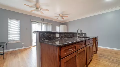 2878 E 94th St, Chicago, IL 60617 photo 7