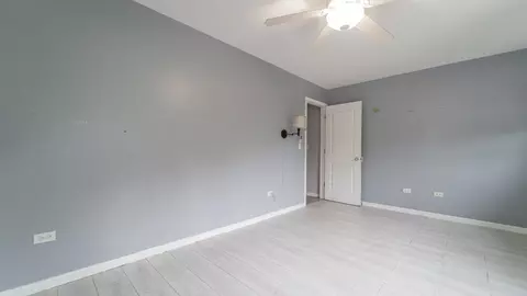 2878 E 94th St, Chicago, IL 60617 photo 24
