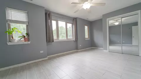 2878 E 94th St, Chicago, IL 60617 photo 23