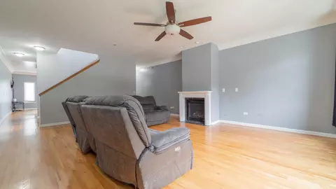 2878 E 94th St, Chicago, IL 60617 photo 4