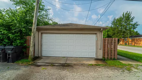 2878 E 94th St, Chicago, IL 60617 photo 38