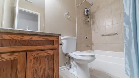 2878 E 94th St, Chicago, IL 60617 photo 21