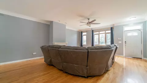 2878 E 94th St, Chicago, IL 60617 photo 6